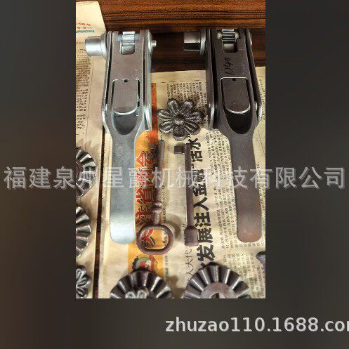 泉州铸钢大车上的紧绳器软篷车配件紧蓬器右边篷布收紧器
