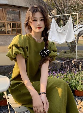 泡泡袖连衣裙女2024新款法式复古果绿色茶歇裙中长款直筒裙长裙子