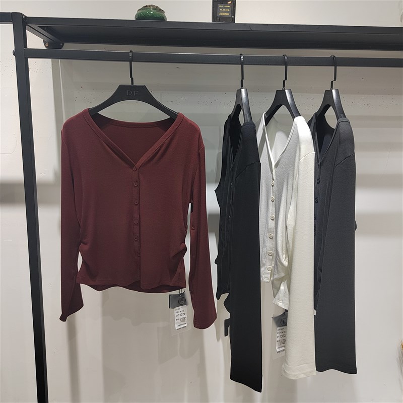 秋季v领长袖棉针织女开衫薄款上衣修身气质洋气新款黑色时尚外搭