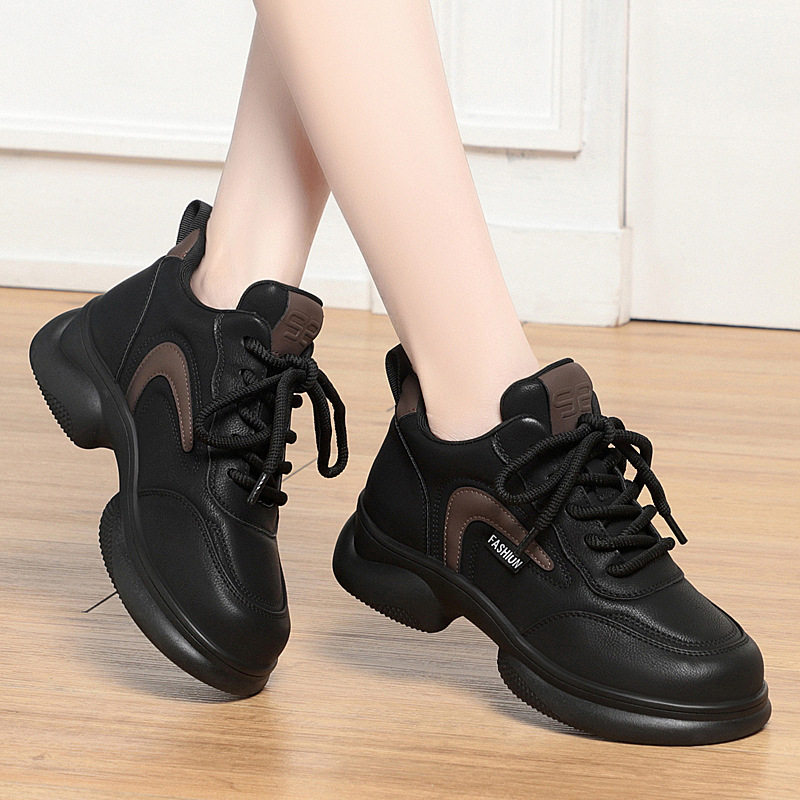 女士休闲鞋软底轻便不累脚女鞋百搭运动厚底新款妈妈鞋秋冬加绒鞋