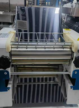 商用不锈钢电动速面机揉大台式300静音面匠74171面机拉面压机高晟