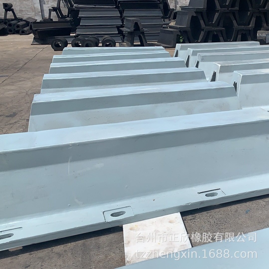 源头正欣拱型DA800橡胶护舷 港口 橡胶护舷桥墩V500型SA400型橡胶