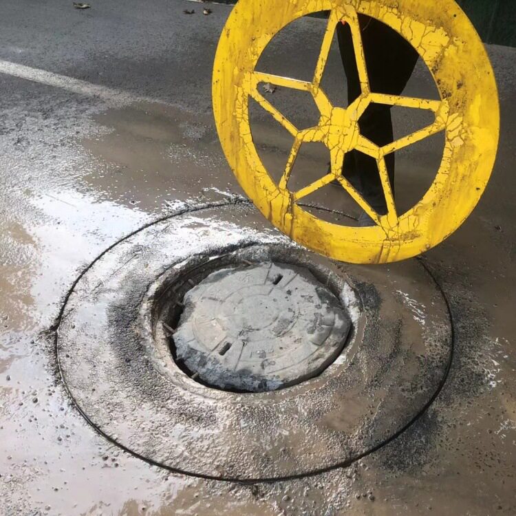 自动汽油井盖切割机混凝土路面