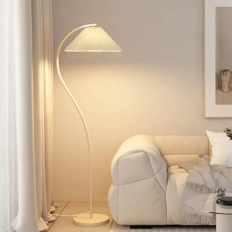 奶油风落地灯百褶灯罩书房灯复古客厅卧室立式台灯网红氛围地灯