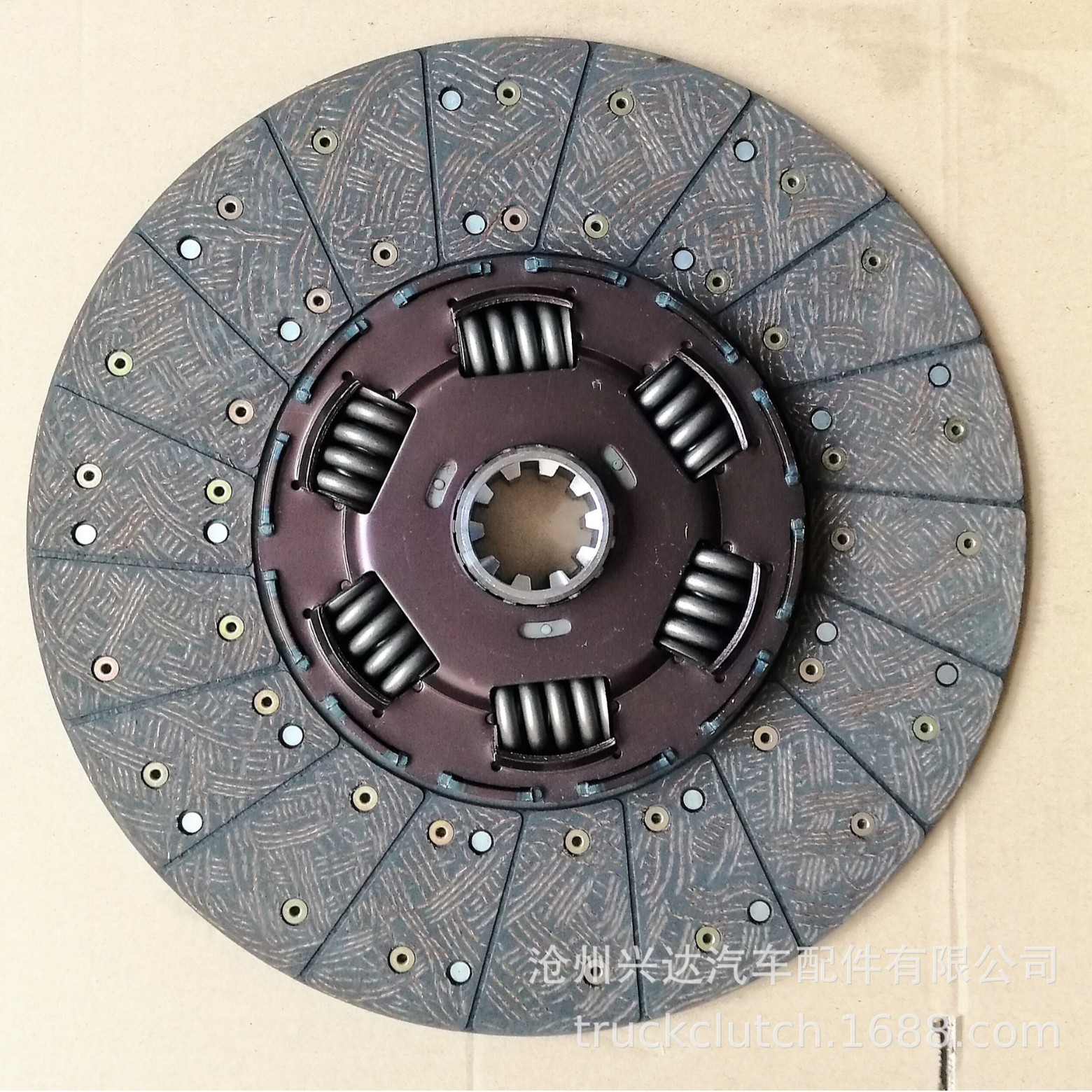 厂家供应430离合器片压盘适用豪沃重卡大马力大扭矩重型车减震