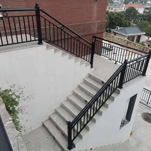 广州室外简约品质黑哑光烤漆铁艺楼梯镀锌方管楼梯铁护栏