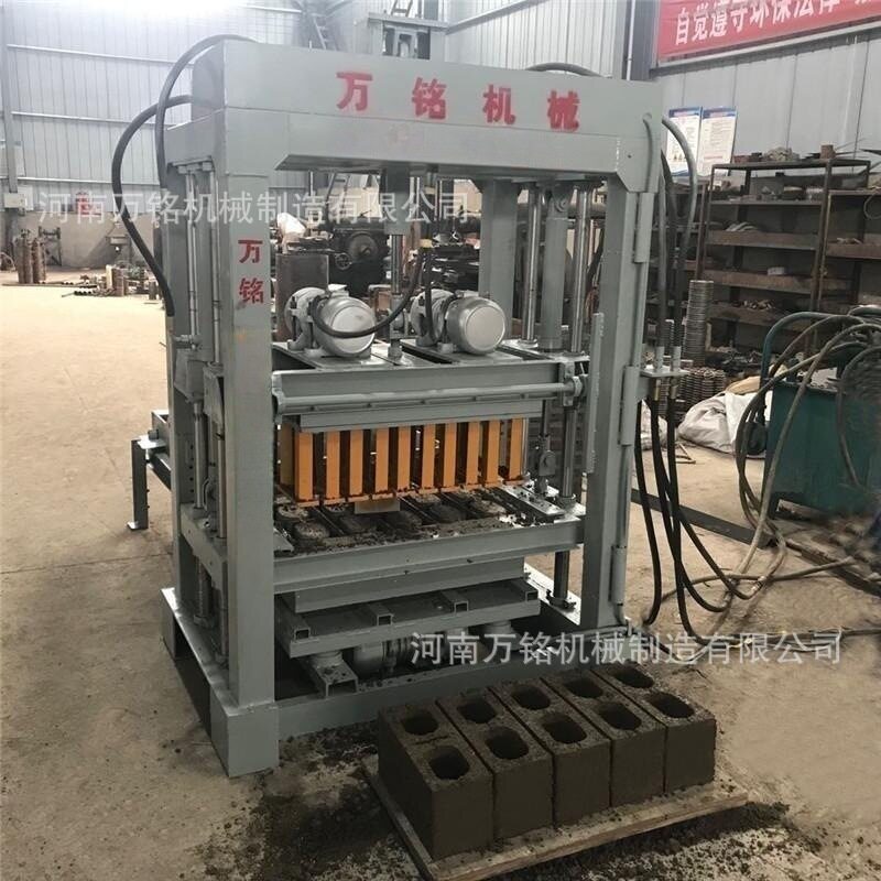 出口汤加4-40半自动液压空心砖机自动布料操作简单