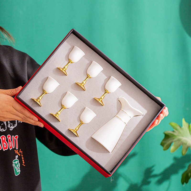 羊脂玉陶瓷日式清酒壶烈酒杯小号酒具套装礼盒白酒高脚一口杯金属