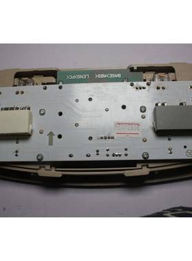 MA22-51-310Y7001适用于马自达ZM3/HM6室内顶灯(带天窗开关）米色