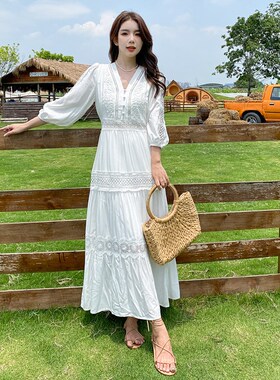 白色连衣裙法式气质V领长袖仙女长裙子旅游拍照度假风海边沙滩裙