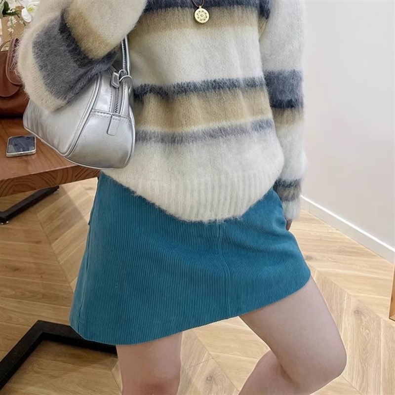 复古蓝色灯芯绒半身裙秋冬新款大码短裙高腰显瘦防走光a字包臀裙