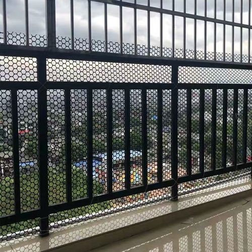 阳台网防护网封窗防猫网防盗网垫板阳台防掉东西儿童安全塑料网格
