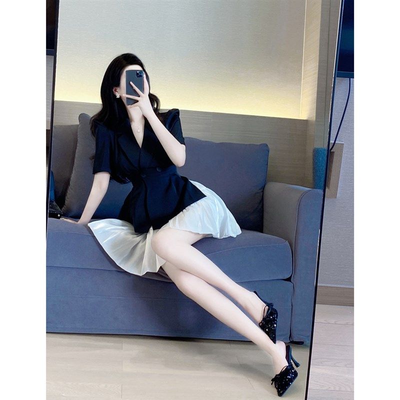 西装套装女夏款2024新款气质名媛轻熟风收腰显瘦v领蓬蓬裙两件套,女装/女士精品,时尚套装,淘宝优惠券,粉丝福利购,淘宝优惠卷