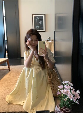 NAZ那子大码夏季全棉绣花镂空设计感V领连衣裙胖妹妹气质显瘦裙子