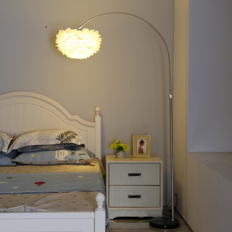 时尚客厅卧室床头书房少女网红氛围温馨布锈钢简约钓鱼羽毛落地灯