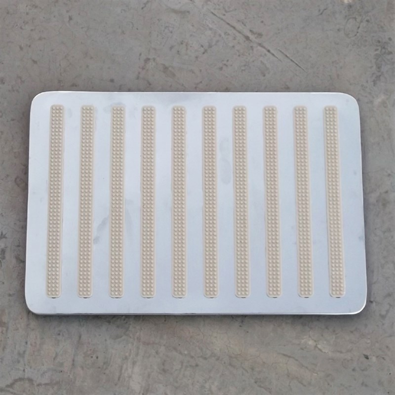 汽车丝圈脚垫防滑钢板 不锈钢踏板 休息区脚踏垫 油门刹车防滑垫