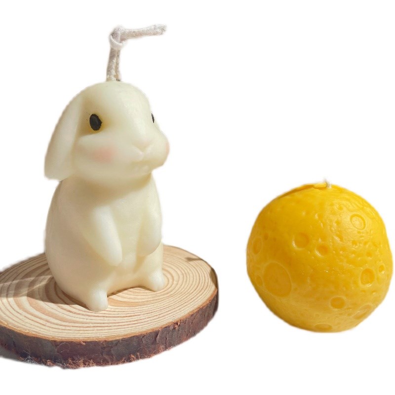 可爱小兔子香薰蜡烛卧室女生淡香创意节日生日礼物礼盒摆件伴手礼
