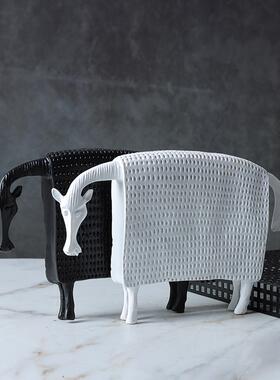 现家代北欧无创意黑白盔甲马动时尚趣味物树脂摆件居样板间装饰软