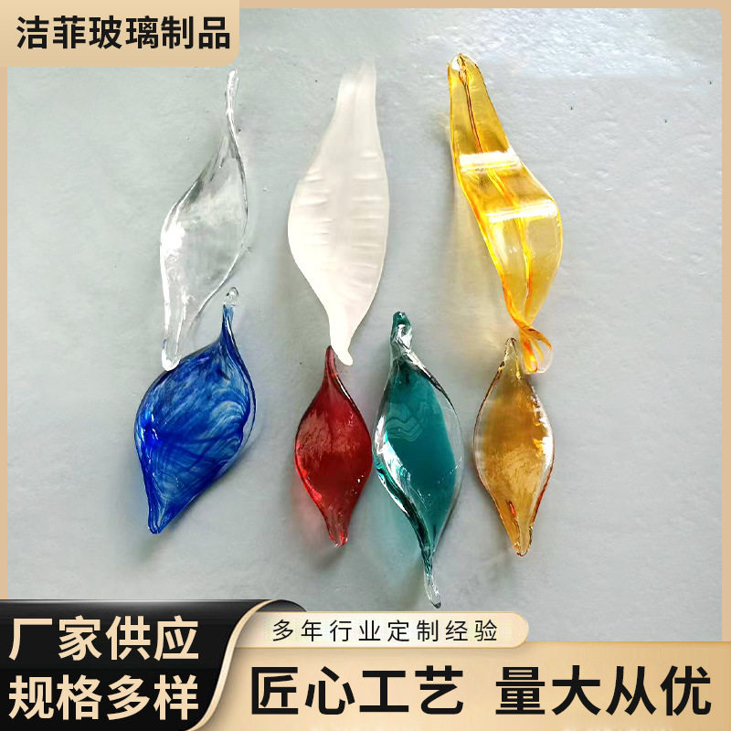 厂家供应异形扭条玻璃工艺品空中吊饰商场酒店大堂玻璃工艺品批发