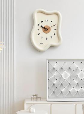 挂wozoTYOS358om屋准餐奶油风客厅钟现代简约挂钟表家用厅大气时
