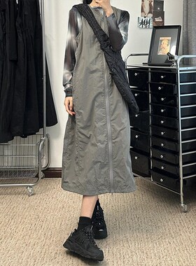 灰色设计感工装连体背心裙大码胖mm机能风长款女春季显瘦背带裙子