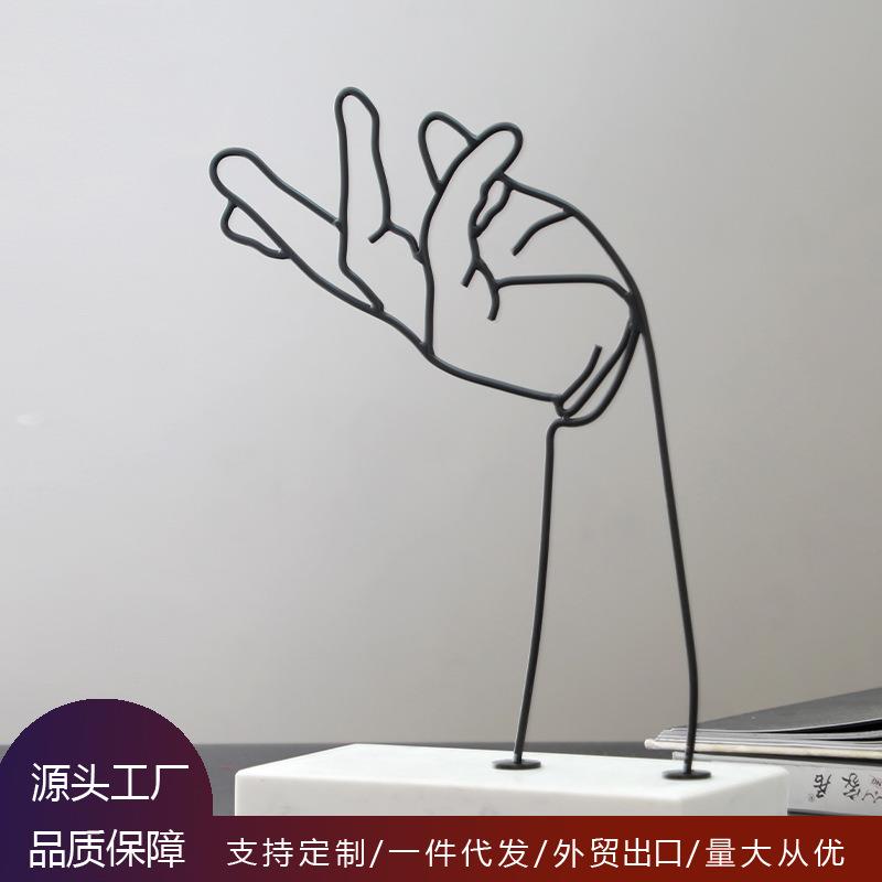 北欧家居铁艺金属工艺品软装家居装饰手工特异抽象马桌面摆件