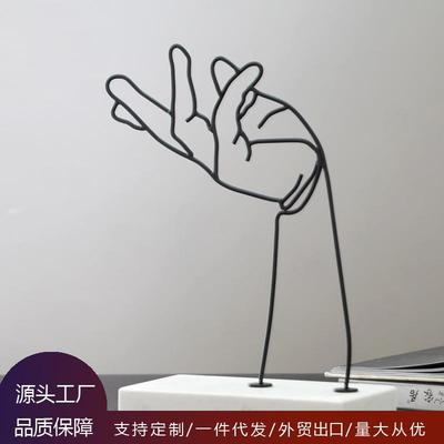 北欧家居铁艺金属工艺品软装家居装饰手工特异抽象马桌面摆件