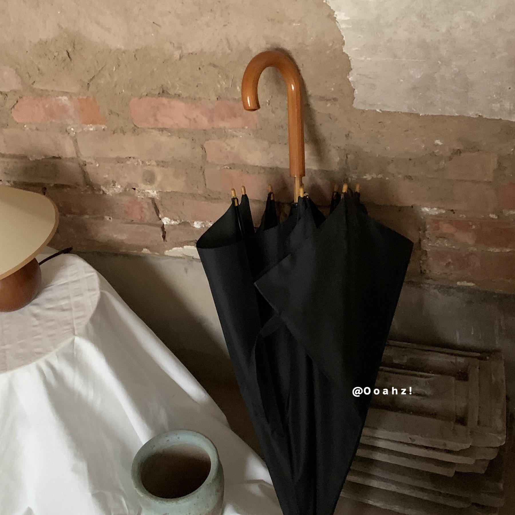 东弯京秋天 出口岛国~系暗夜黑纯色长柄伞照 枫木日柄情侣东京秋