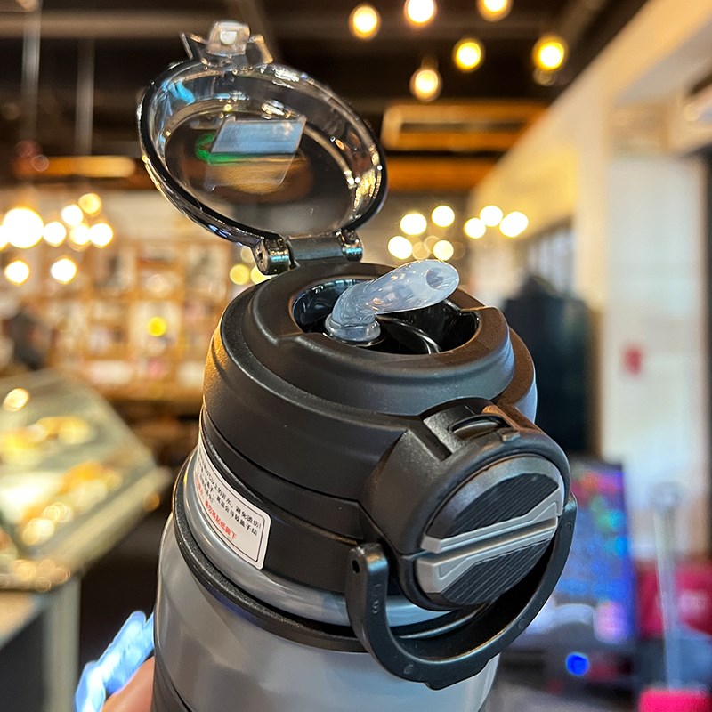 保温杯2024新款男款大容量不锈钢吸管水杯子学生上学专用儿童水壶