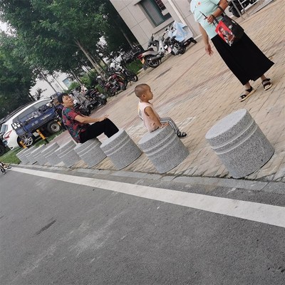 挡车石柱桩圆柱花岗岩石凳墩子防撞大理石阻车拦车挡路石头球路障