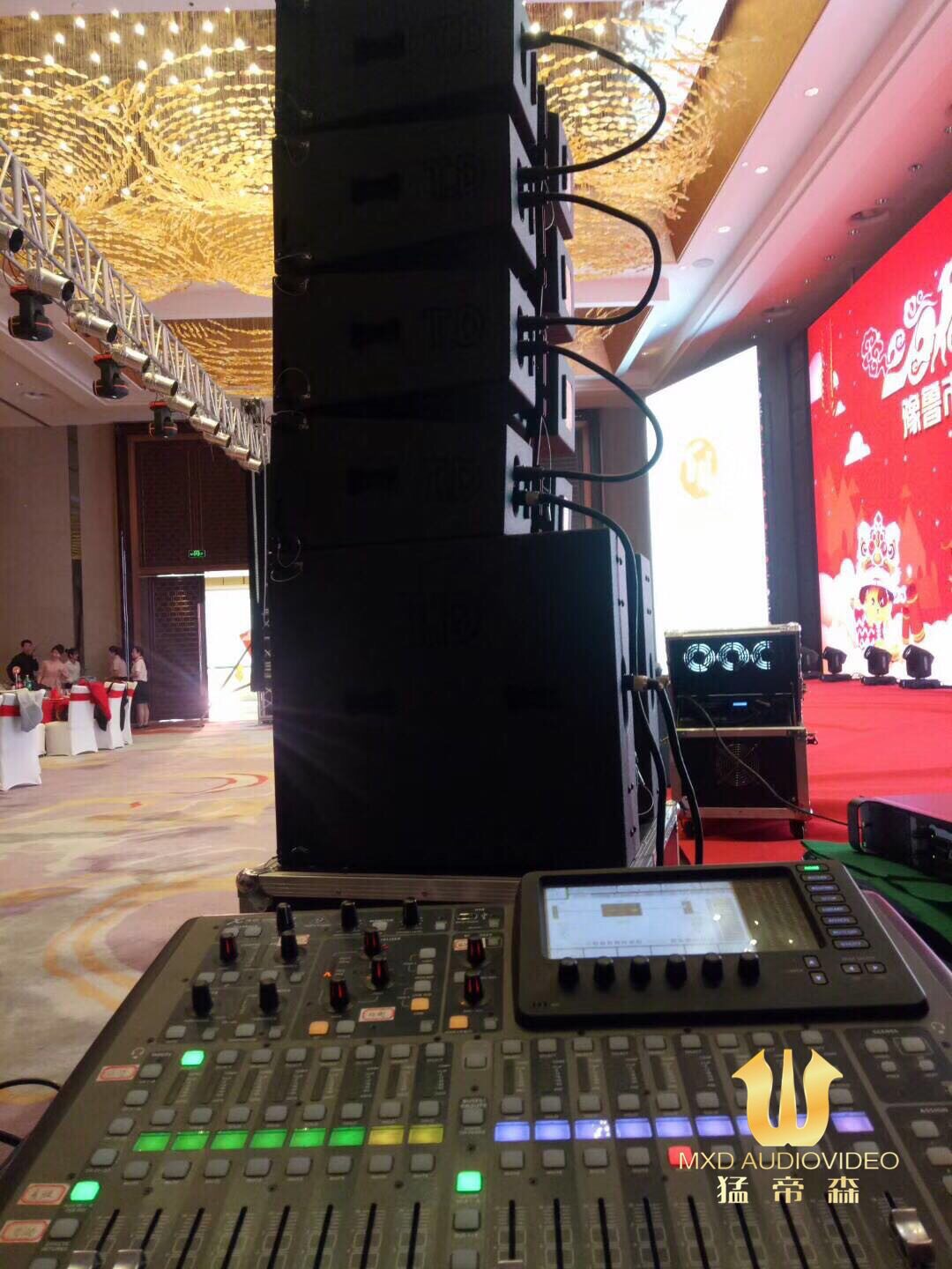 广东专业线阵音箱 户外演出音箱 舞台演出音响 VRX900系列