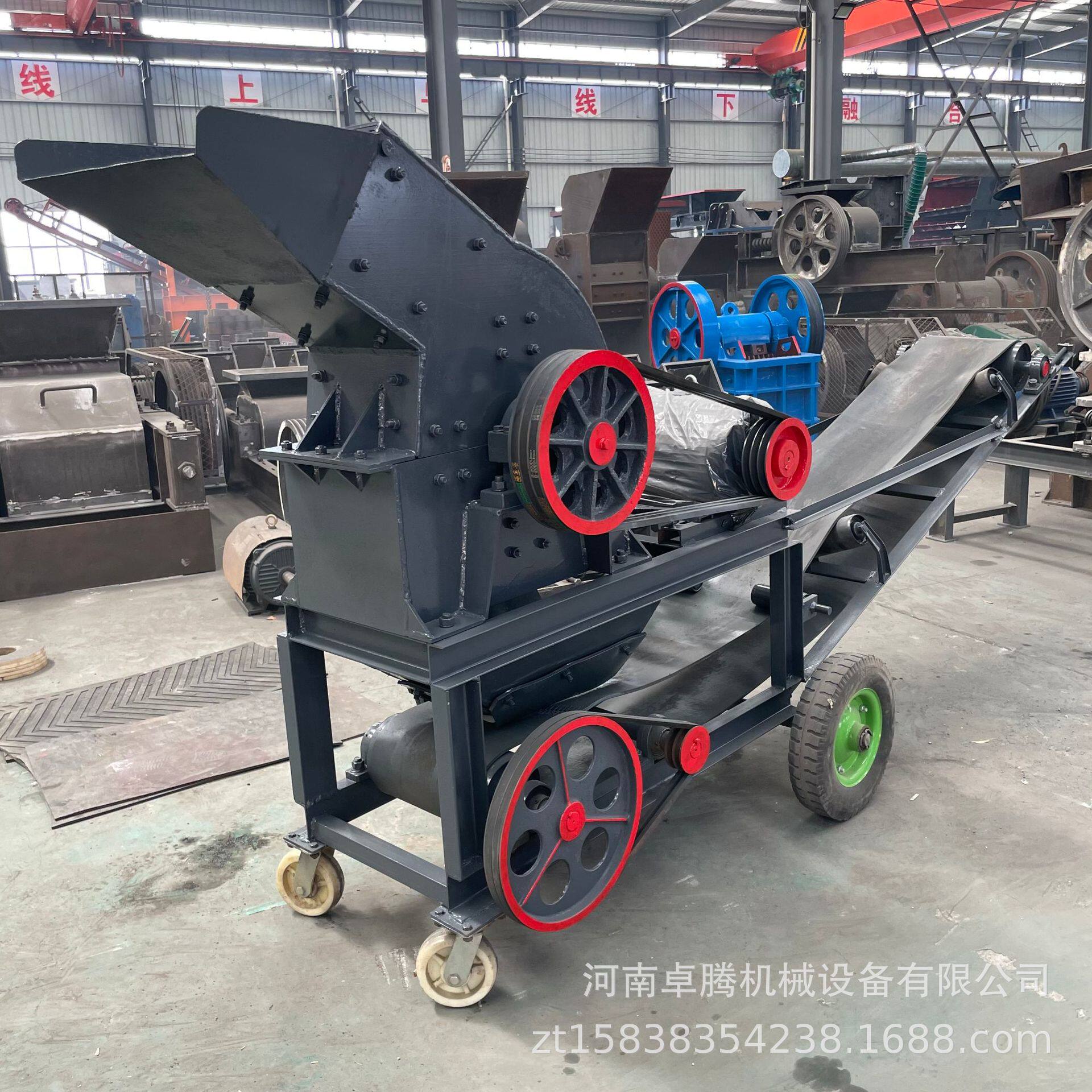中小型移动式锤式输送制砂机鹅卵石石头破碎机玄武岩建筑垃圾锤破