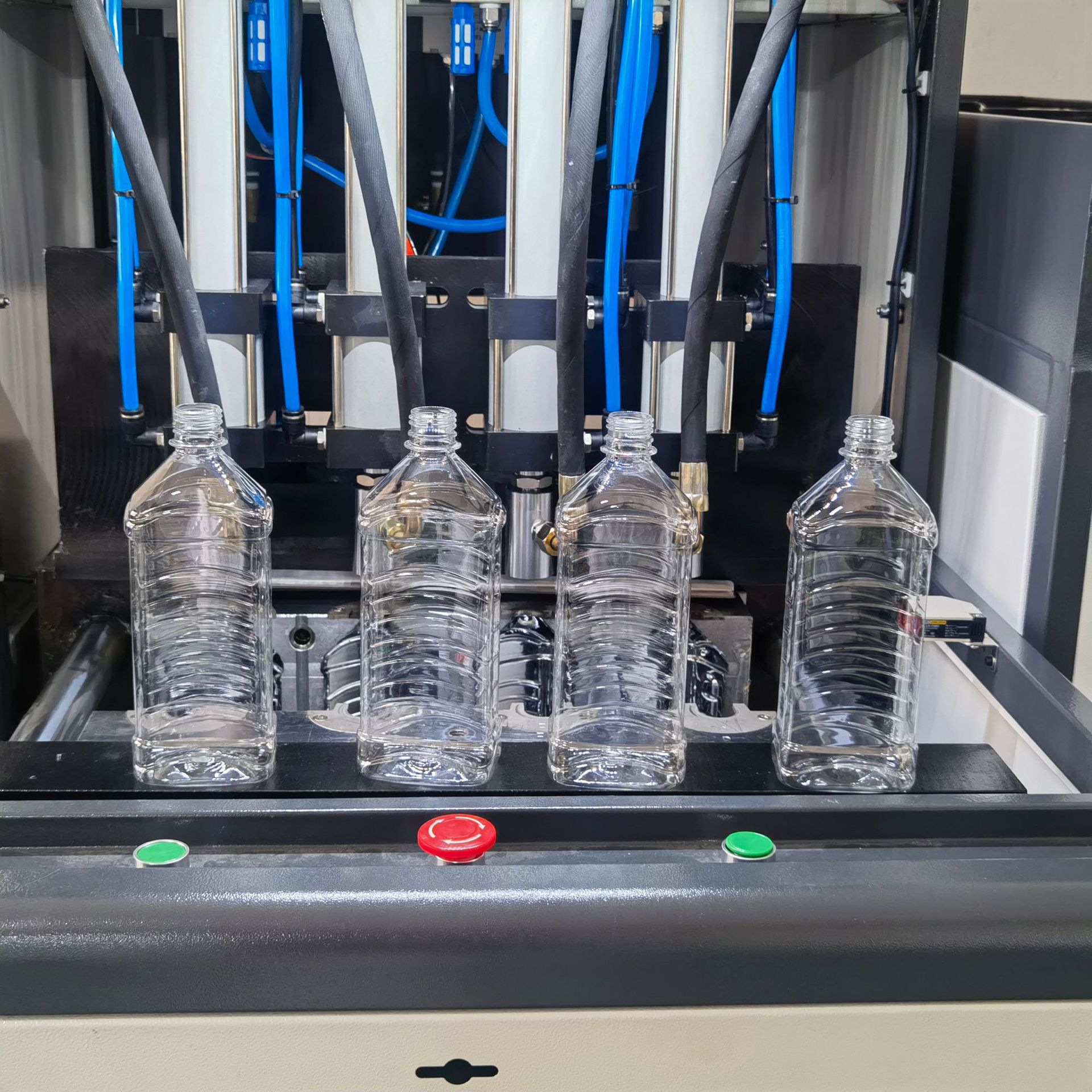半自动四腔500ML水瓶吹瓶机