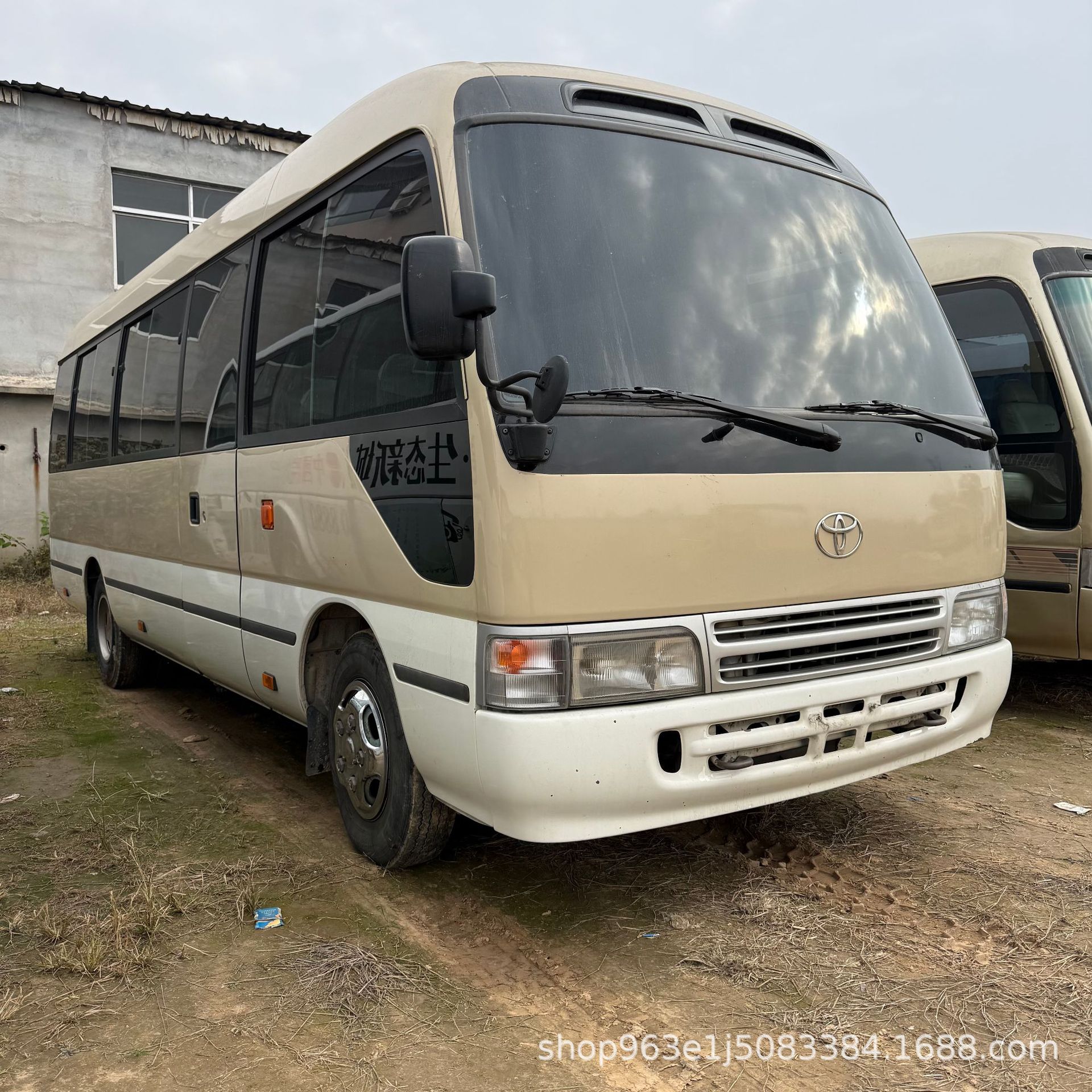跨境出口丰田客车 舒适驾驶室 自动门 考斯特通勤豪华乘坐客车