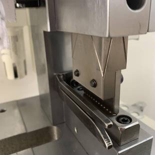 4635拉链机半链自动拉裁边剪断切花机器