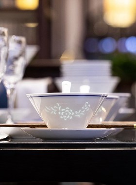 富玉陶瓷景德镇青花玲珑餐具套装家用碗盘新中式轻奢碗碟乔迁礼物