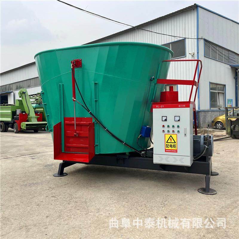 UEG立式tr饲草料混料机牧区用m自走混草机双式搅碎秸轴秆麦秸粉搅