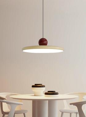 飞油碟餐厅灯全光谱奶风卧室可位移摇创臂灯吊2024995新款意餐厅