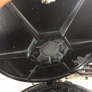 8070球墨铸铁复合井盖圆铸污水下形水道682市政雨水铁井盖