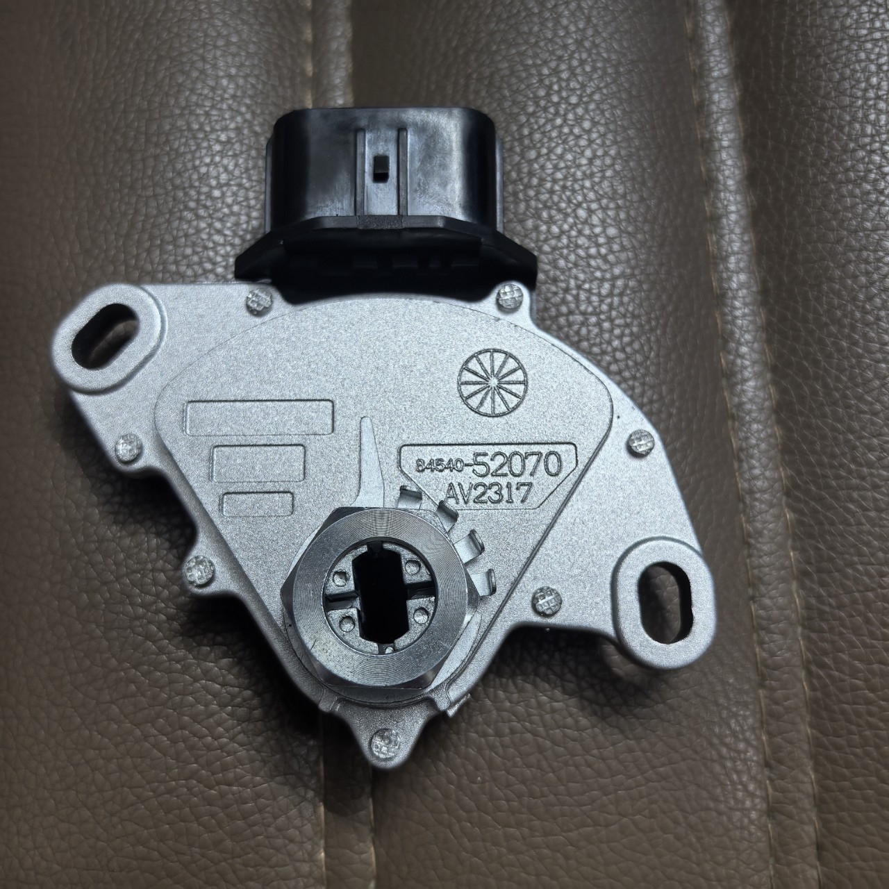 汽车波箱档位开关84540-52070适用于丰田花冠卡罗拉RAV4空挡开关