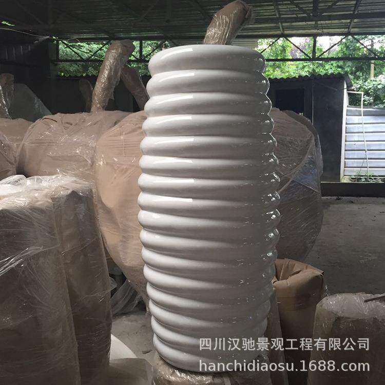 四川乐山玻钢花盆工厂供应成都螺纹花瓶可种植仿真花草的创意花瓶