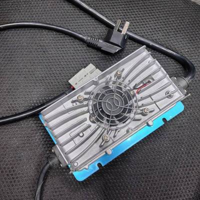 电动叉车充电器12v24v堆高车升降机12V24V15A洗地机充电器智能