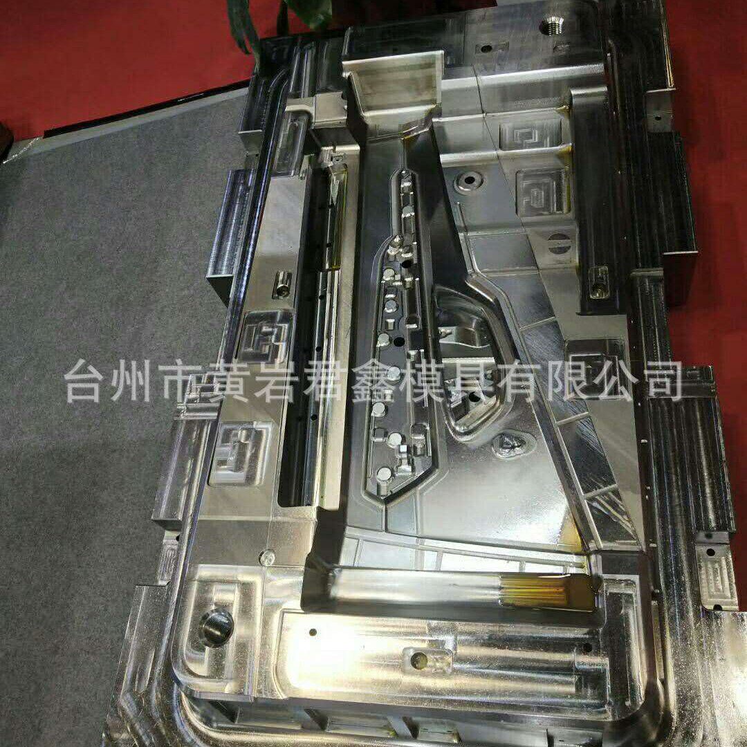 厂家直销汽车塑料配件模具汽车塑料车门注塑模具加工