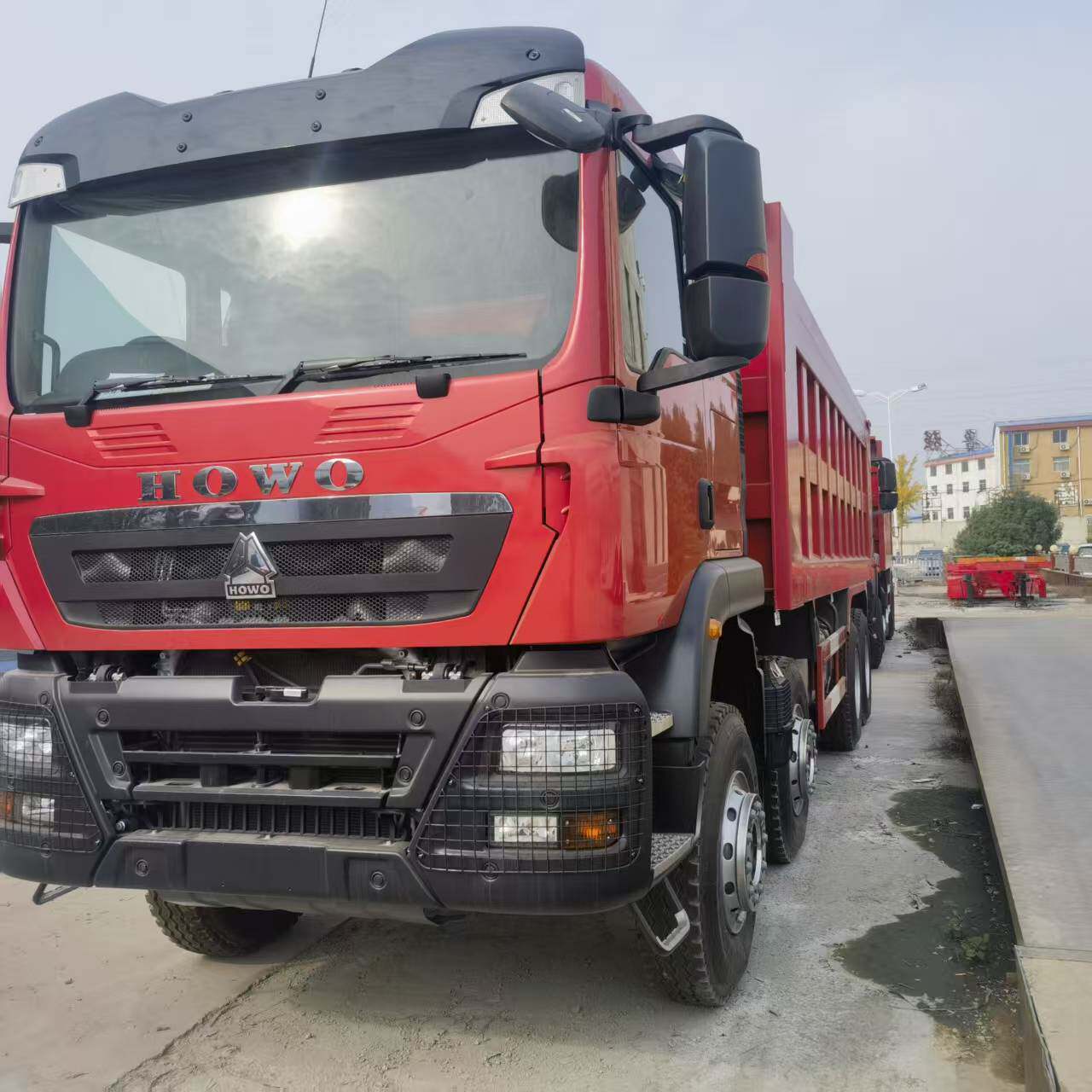豪沃自卸车跨境TX400马力潍柴发动机375重汽豪沃后八轮自卸车