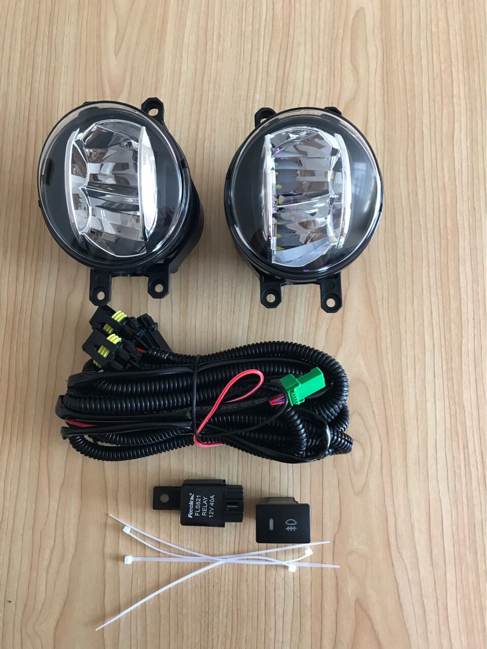 凯美瑞LED款雾灯套装