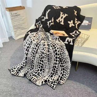 轻奢高级秋冬软绵绵半边绒毯加厚针织设计款盖毯午休披肩休闲绒毯