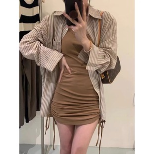 孕妇连衣裙吊带春夏秋季法式显瘦弹力紧身休闲百搭格纹套装中长裙