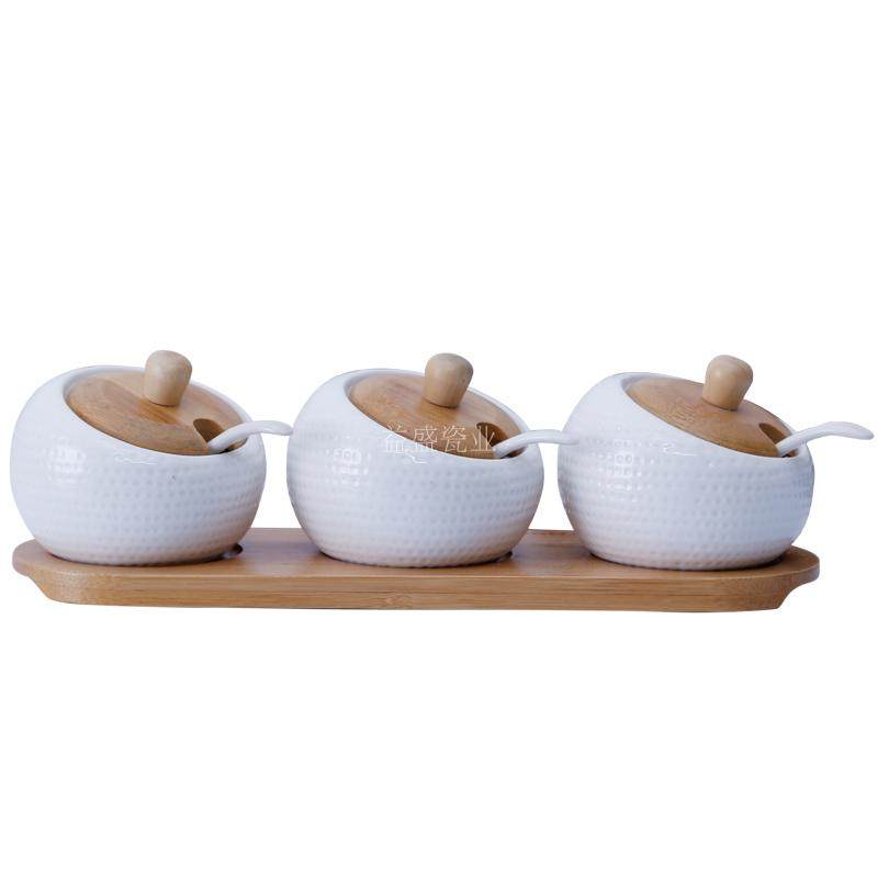 家用陶瓷调味瓶罐竹木架子三件套盐罐糖罐调料盒带盖带勺厨房收纳