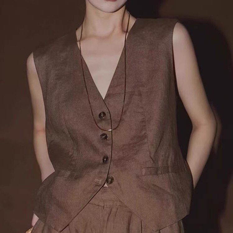 设计感时髦洋气西装马甲夏天穿搭高端短款亚麻马甲薄款苎麻背心图片