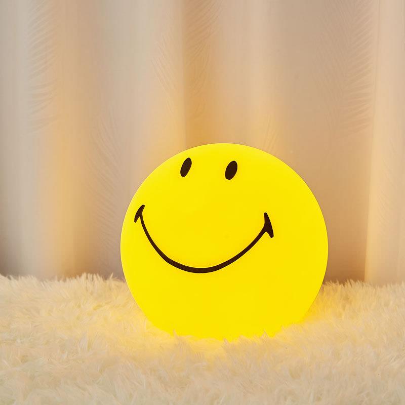 夜市摆摊围氛红灯出摊灯充电网笑脸灯户外露营庭景观1831草院坪落